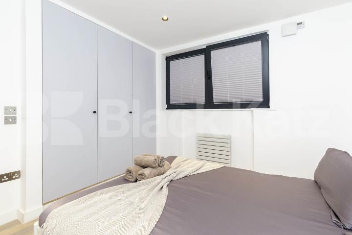 Stunning recently refurbished one bedroom close to Euston St Drummond Street, Camden / Euston